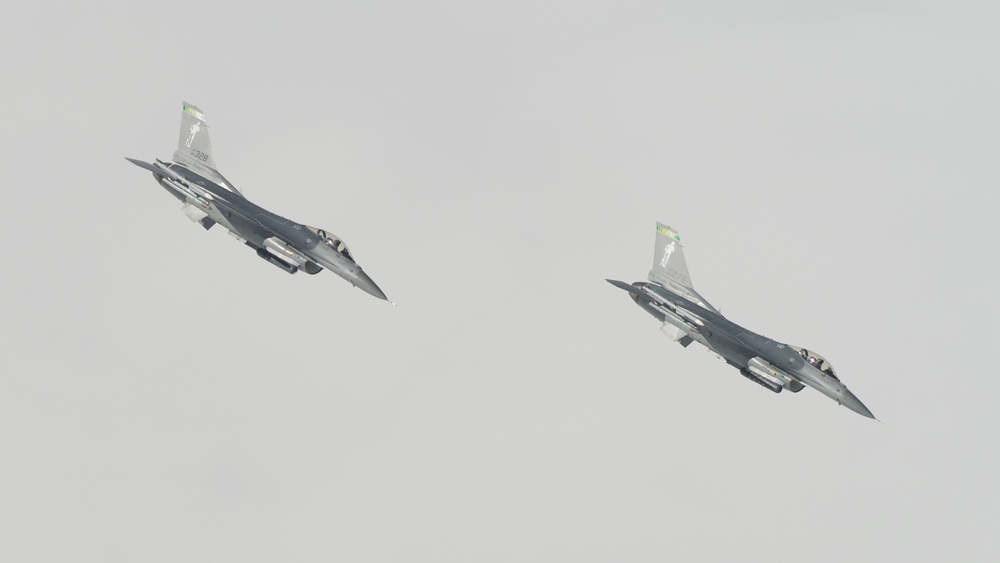157th Air Refueling Wing Refuels F-16s from Vermont