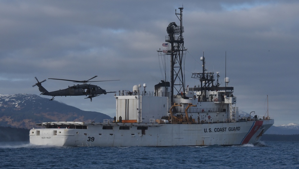 Coast Guard conducts joint training with Alaska ANG near Kodiak, Alaska