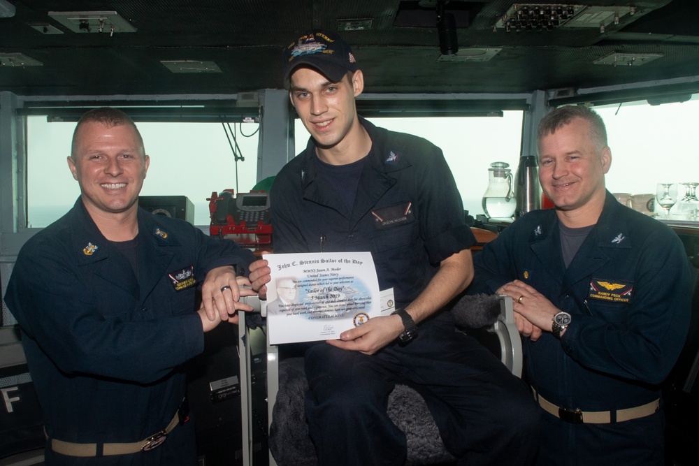 U.S. Sailors receives SAilor of the Day award