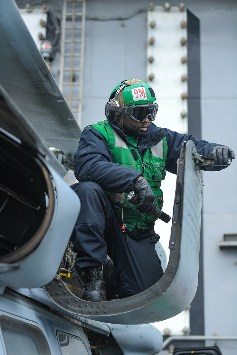 USS Theodore Roosevelt (CVN 71)