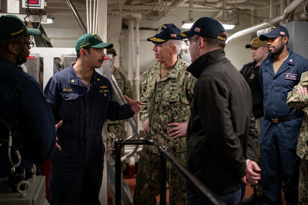 Commander, Task Force 70 Visits USS Barry
