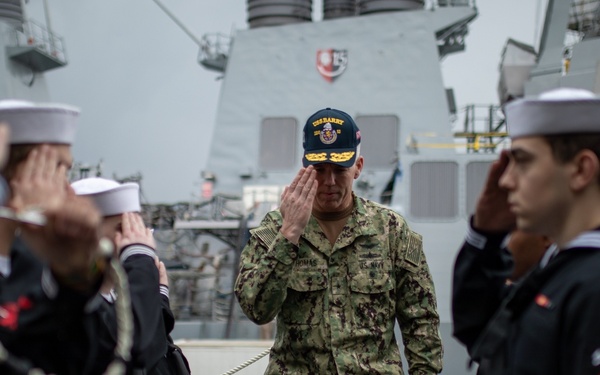 Commander, Task Force 70 Visits USS Barry