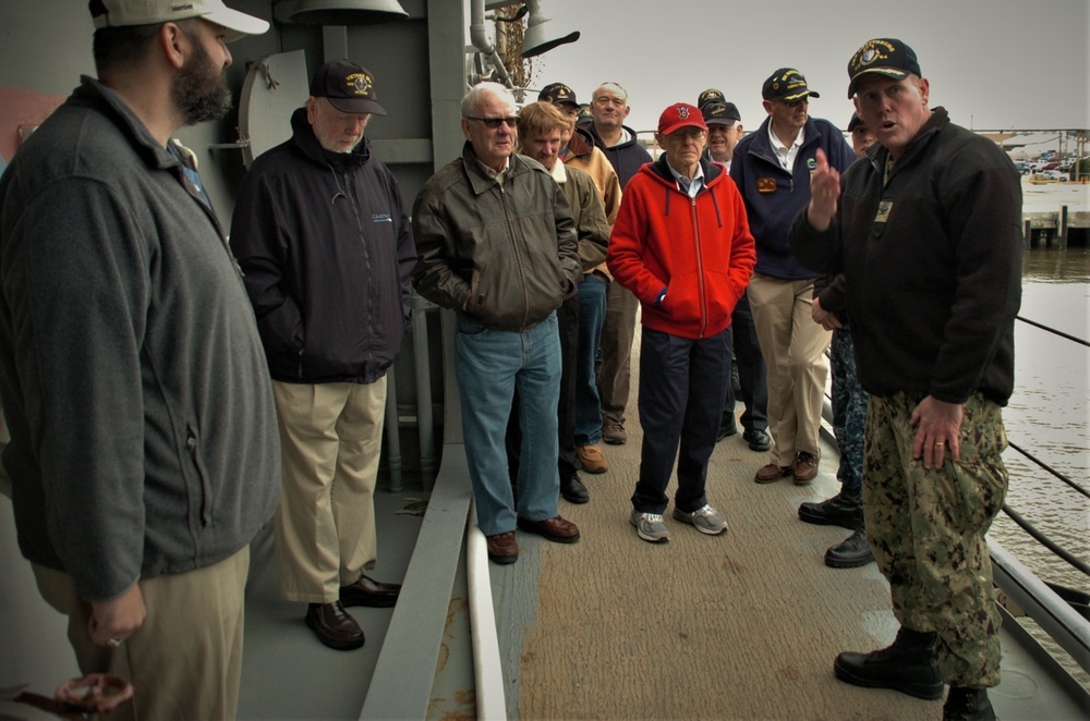 USS Gettysburg (CG 64) guided tour