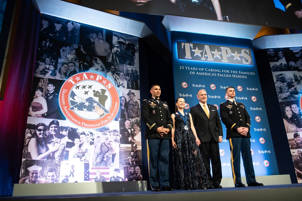 VCJCS at 2019 TAPS Honor Guard Gala