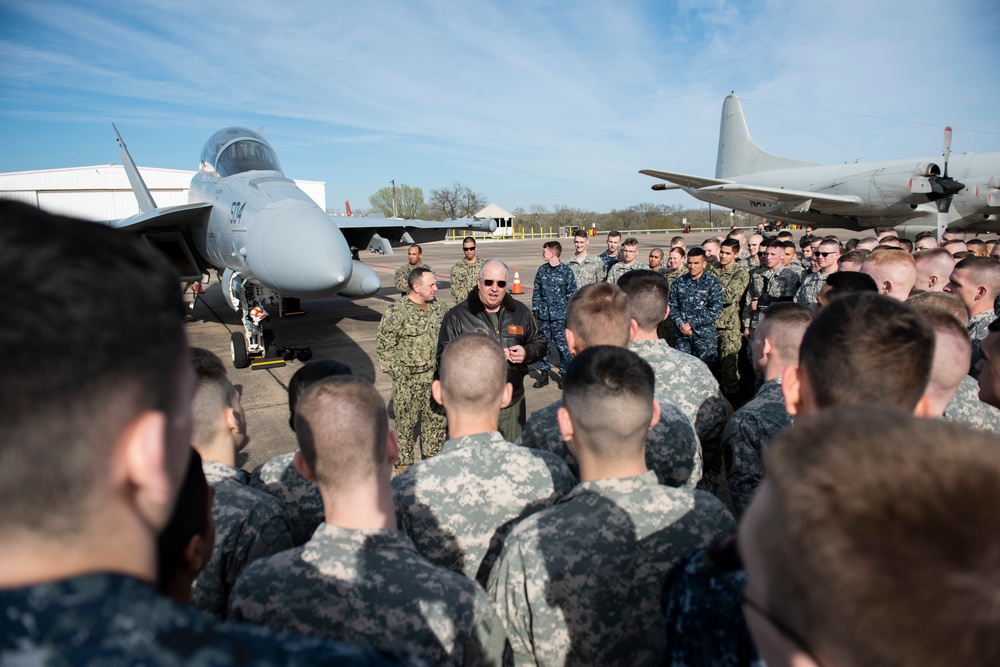 Navy Pilots Educate, Inspire Texas A&amp;M NROTC Students in College Station