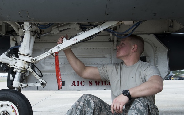 Crew Chief Selected for Pilot Slot