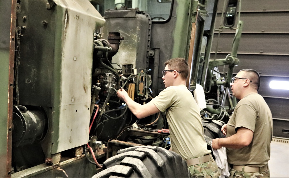 Students complete training in RTS-Maintenance 91L course at Fort McCoy