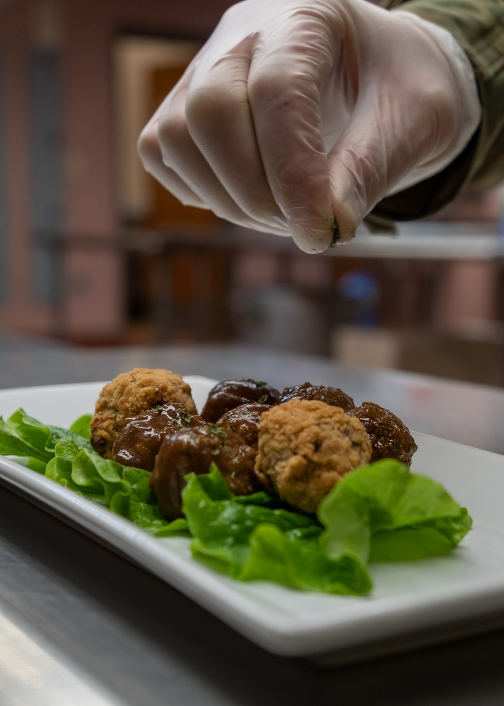 Culinary Specialist Demonstrates Skills at Best DFAC in 2ID