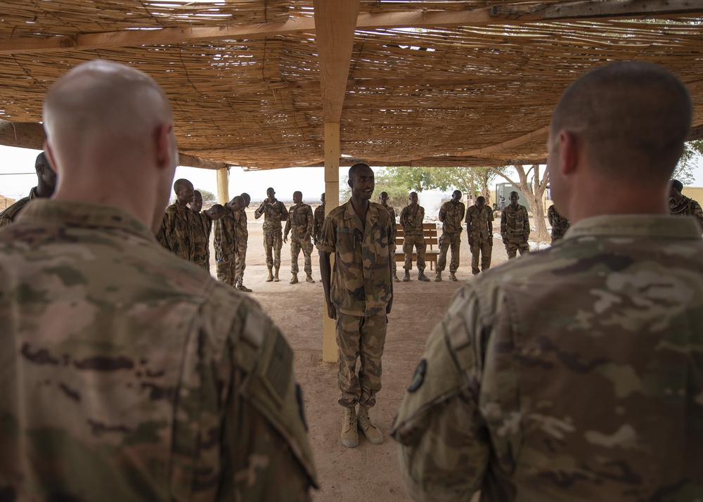 Djiboutian Rapid Intervention Battalion soldiers graduate infantry skills course