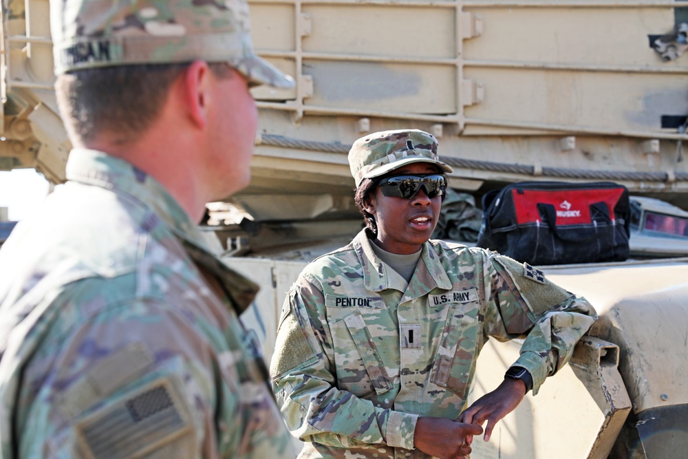 4th Infantry Division Female Armor Officer Leads the Way