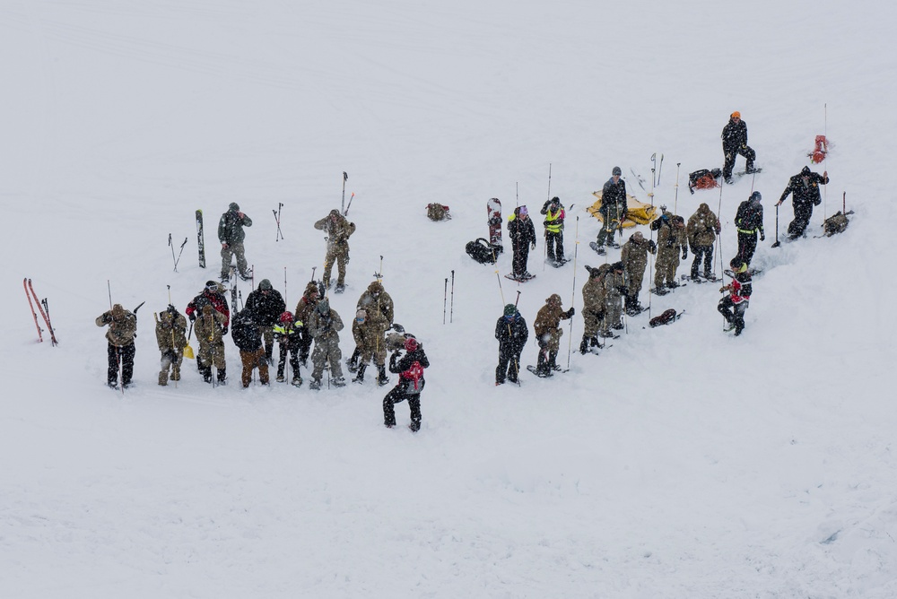 124th ASOS takes avalanche training by storm