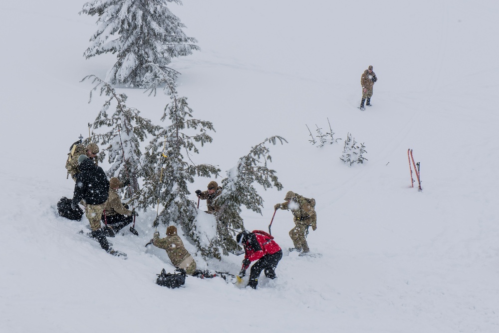 124th ASOS takes avalanche training by storm