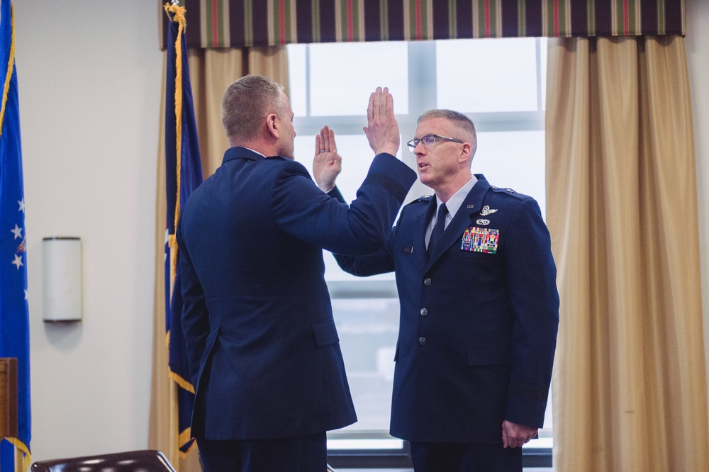 Former 107th ATKW Commander Receives His First Star