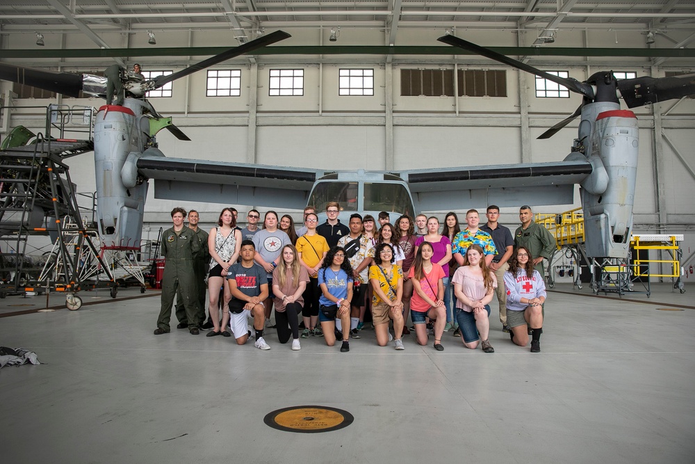 Alaskan JROTC cadets visit VMM-268