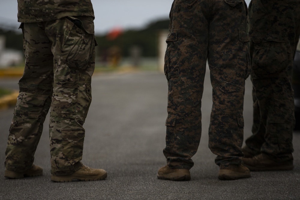 31st MEU recon Marines prepare for jump during EABO