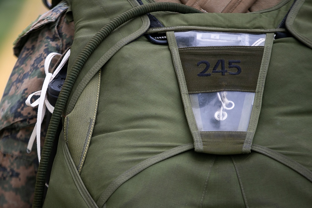 31st MEU recon Marines prepare for jump during EABO