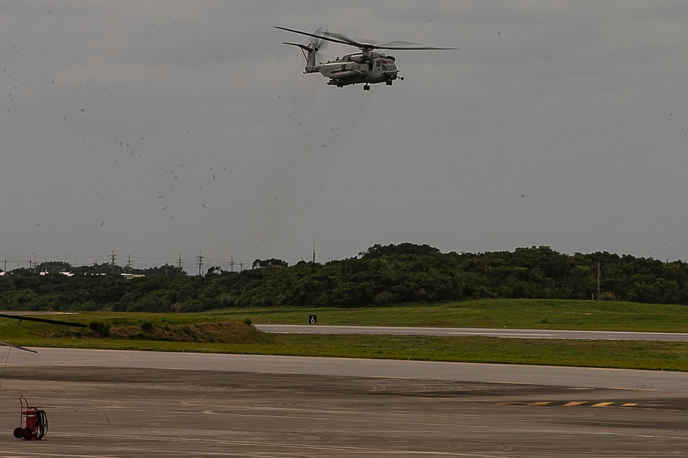 31st MEU recon Marines prepare for jump during EABO