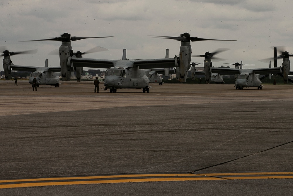 VMM-262 (Rein.) Marines keep squadron flying during EABO