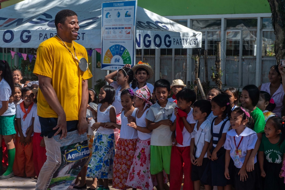 Pacific Partnership 2019 Participants Interact with San Jose Central School students during Host Nation Engagement