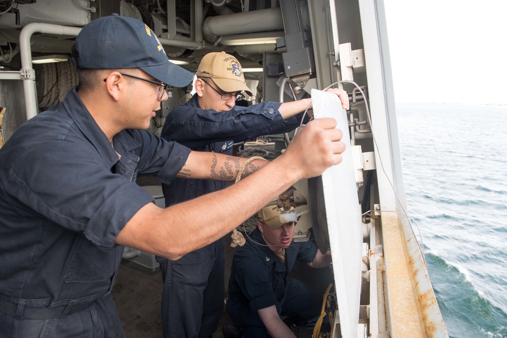 USS Zumwalt Gets Underway