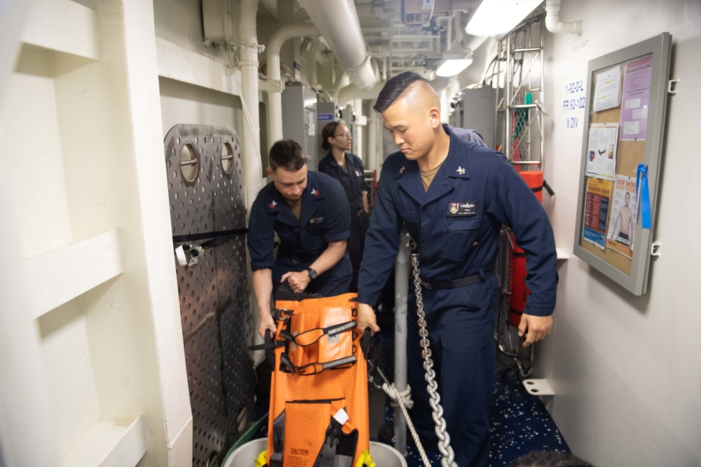 USS Zumwalt Conducts Medical Training