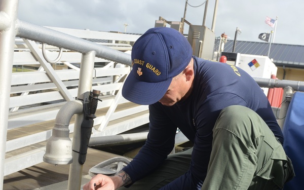 Coast Guard conducts ATON evolutions of Kauai