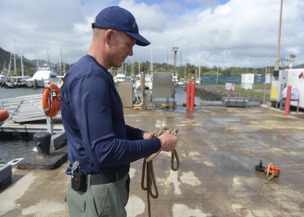 Coast Guard conducts ATON operation off Kauai