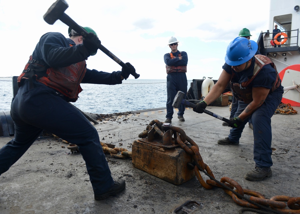 Coast Guard Cutter Walnut conducts ATON operation off Oahu