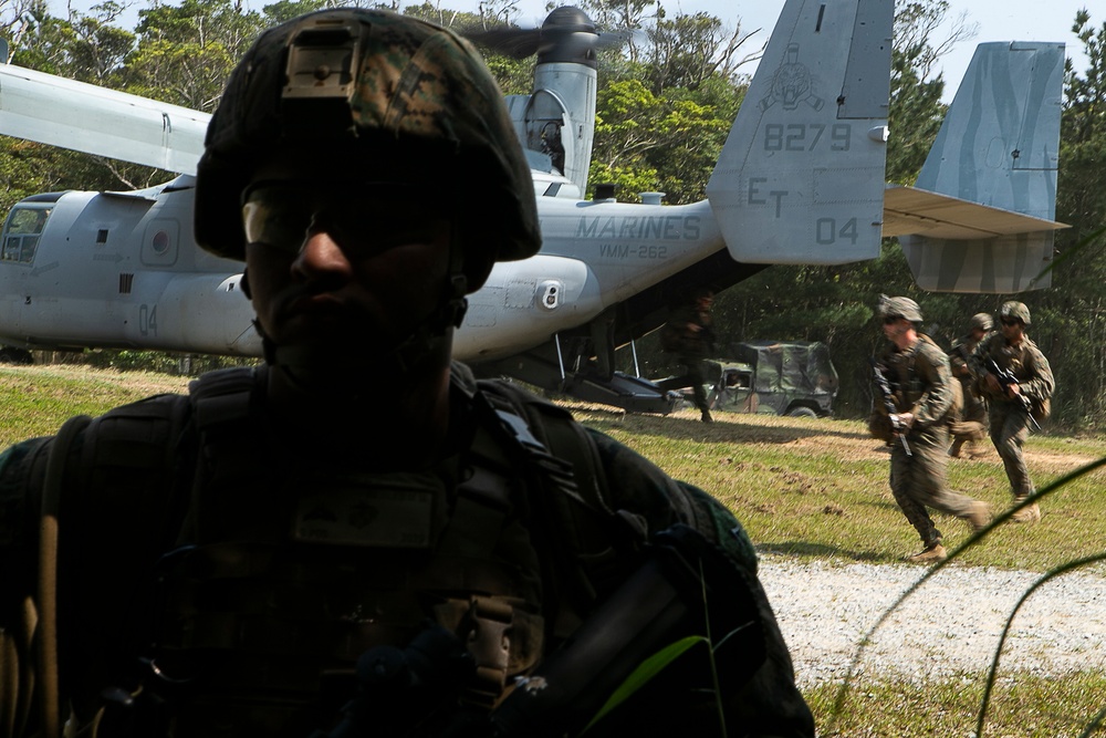 'China Marines' attack, refine platoon tactics during 31st MEU EABO exercise