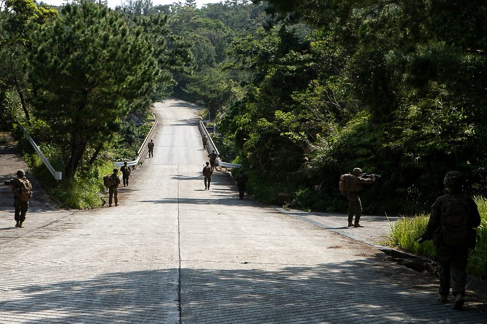 'China Marines' attack, refine platoon tactics during 31st MEU EABO exercise