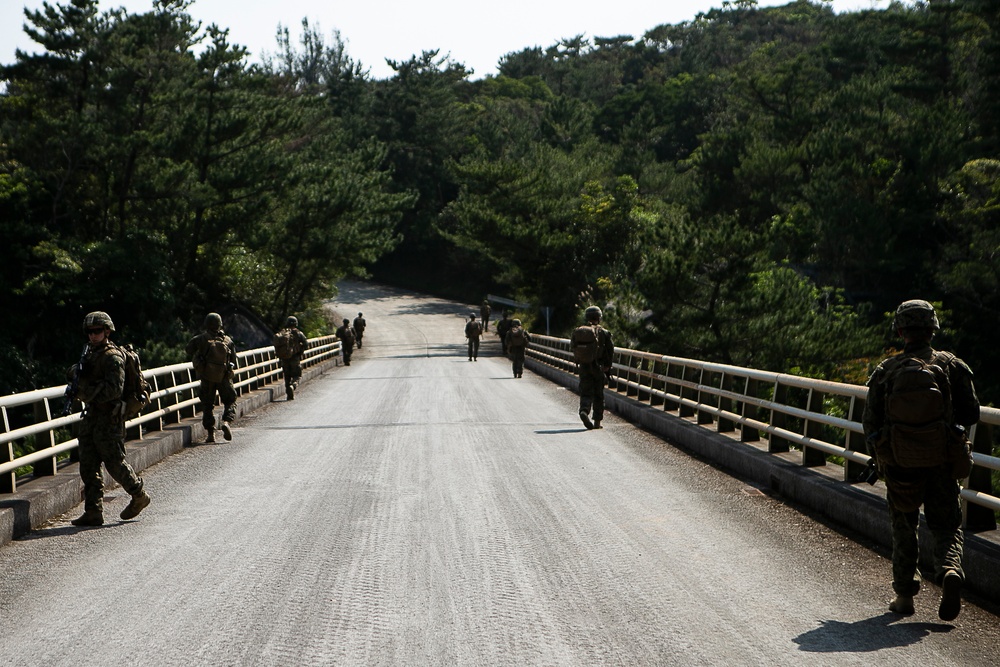 'China Marines' attack, refine platoon tactics during 31st MEU EABO exercise