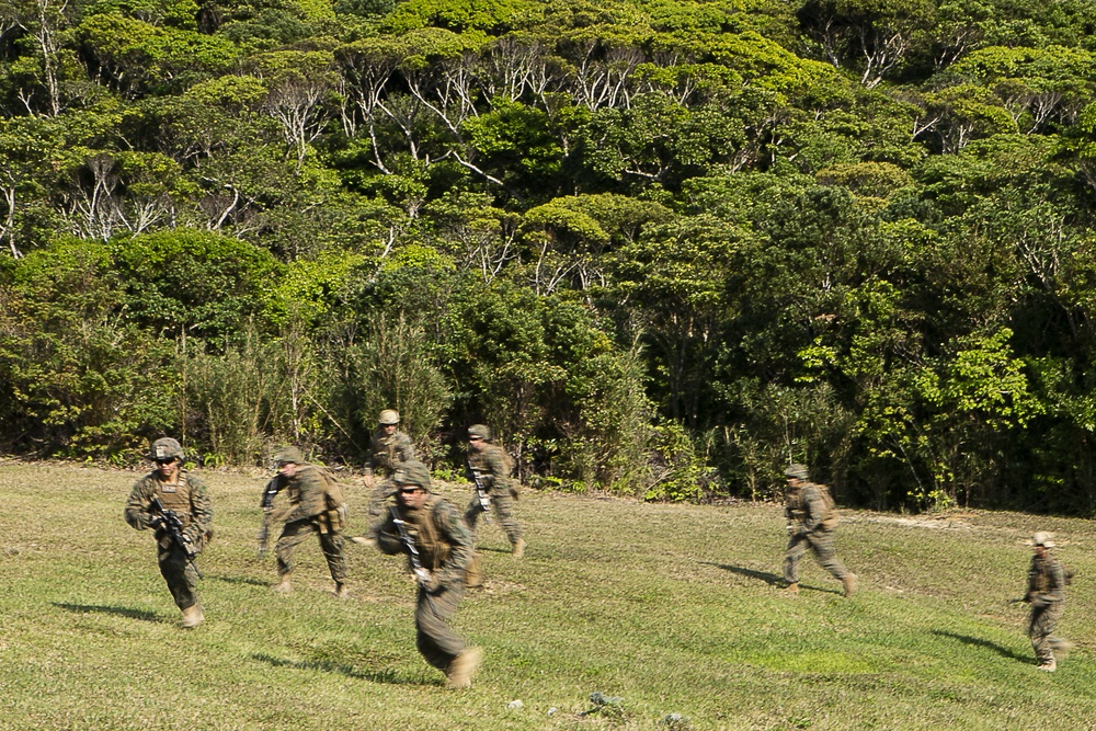 'China Marines' attack, refine platoon tactics during 31st MEU EABO exercise