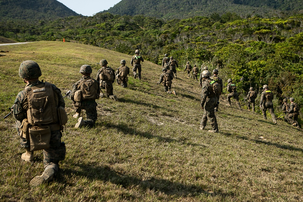 'China Marines' attack, refine platoon tactics during 31st MEU EABO exercise