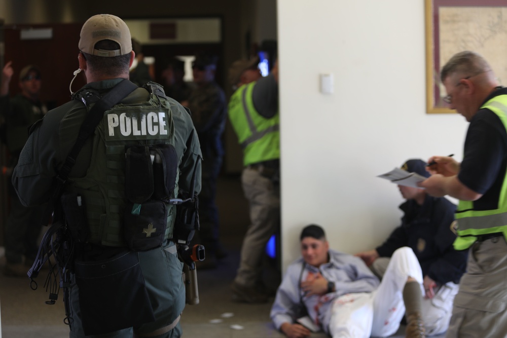 Parris Island Special Reaction Team trains during terrorism/force protection exercise