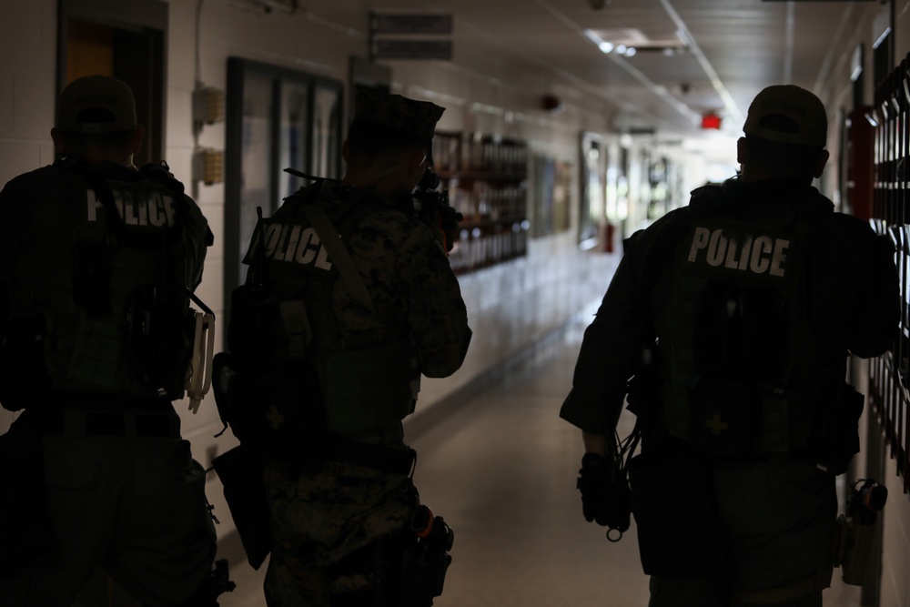 Parris Island Special Reaction Team trains during terrorism/force protection exercise