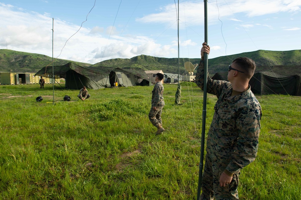 Combat Logistics Regiment 1 sets up antennas during Exercise Pacific Blitz 2019