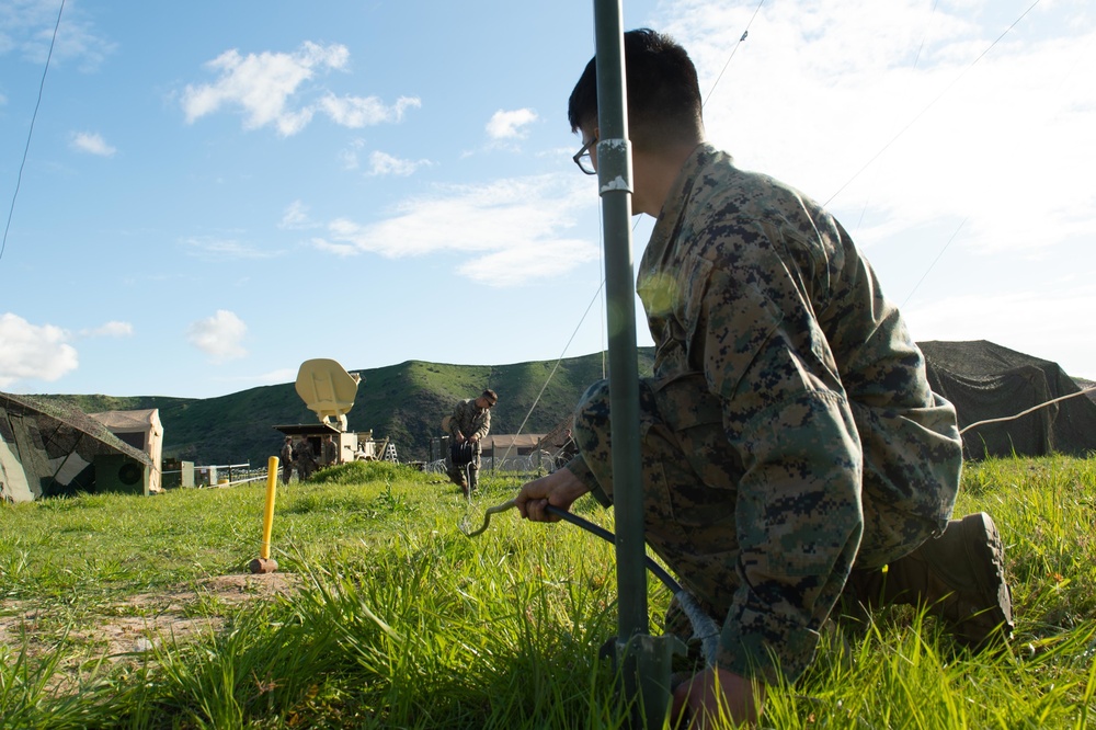 Combat Logistics Regiment 1 sets up antennas during Exercise Pacific Blitz 2019