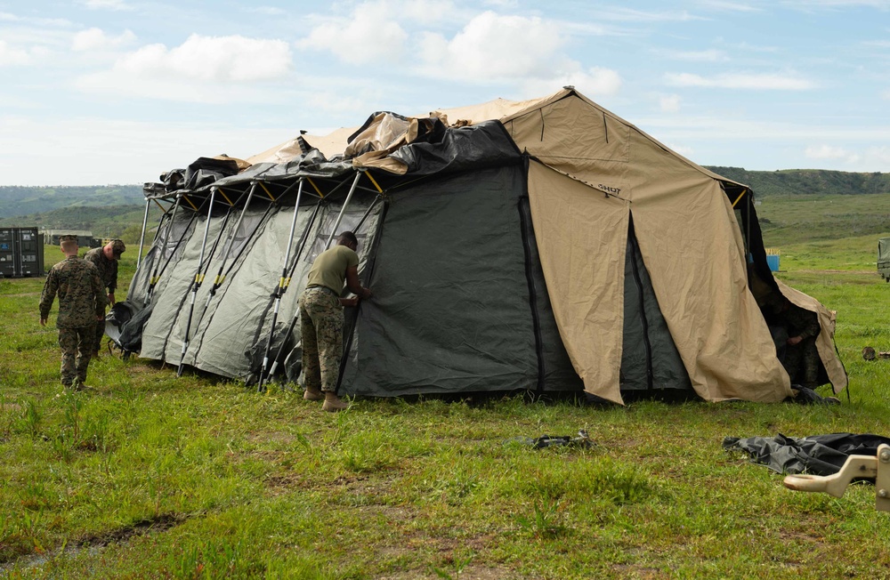 Marines from CLR 1 set up tents during Pacific Blitz 2019