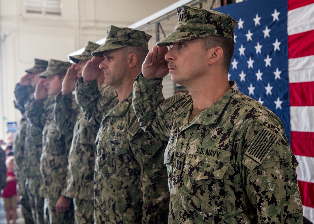 EODMU 5 Conducts Change of Command Ceremony