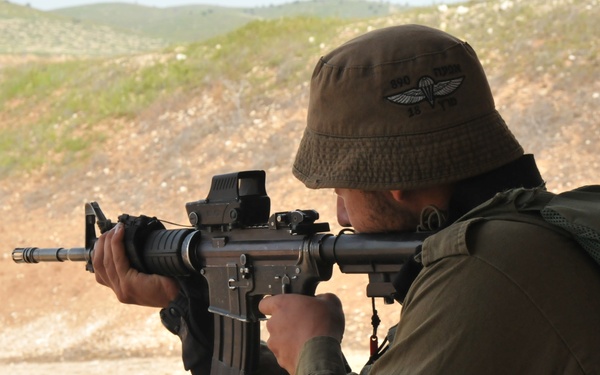 Israeli, U.S. paratroopers train together