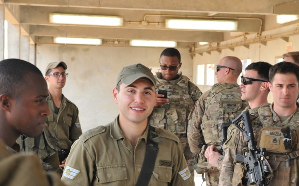 Israeli, U.S. paratroopers train together