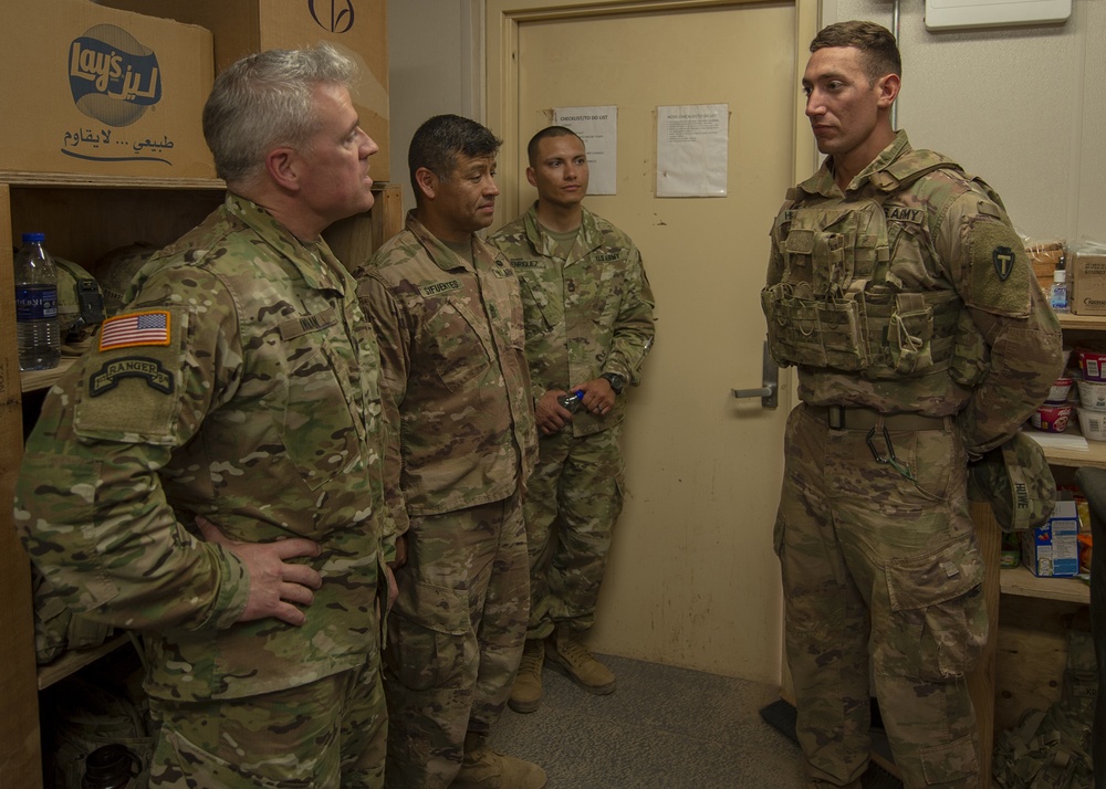 U.S. Army Africa command sergeant major visits CJTF-HOA