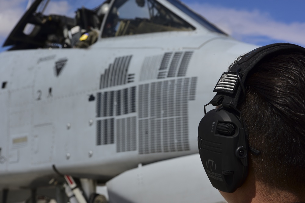 A-10 Demo Team performs at Yuma Air Show