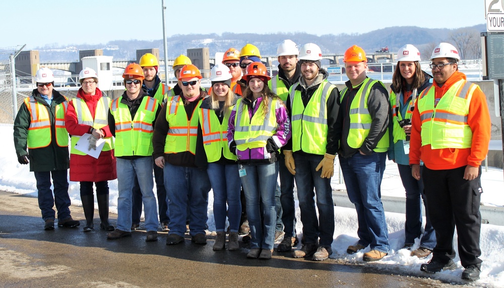 UW-Platteville ASCE Students Visit Lock and Dam 11