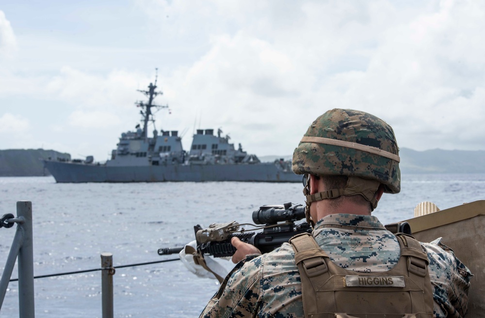 Landing Craft Utility 1651, 31st MEU conduct beach raid