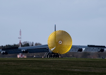 B-52s arrive for BTF