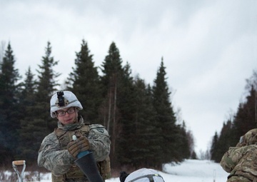 ‘3 Geronimo’ paratroopers fire 81 mm mortars at JBER