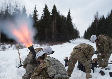 ‘3 Geronimo’ paratroopers fire 81 mm mortars at JBER