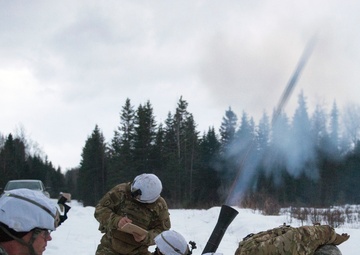 ‘3 Geronimo’ paratroopers fire 81 mm mortars at JBER
