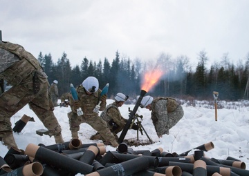 ‘3 Geronimo’ paratroopers fire 81 mm mortars at JBER